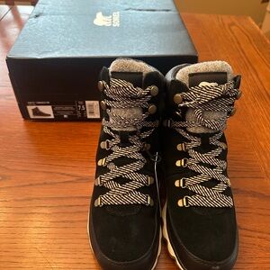 Brand New In Box Sorel Kinetic Conquest waterproof boots. Black Size 7.5.